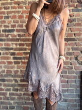 Charger l&#39;image dans la galerie, Robe asymétrique choco
