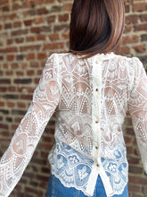 Charger l&#39;image dans la galerie, Blouse transparente dentelle
