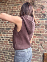 Charger l&#39;image dans la galerie, Gilet marron sans manches
