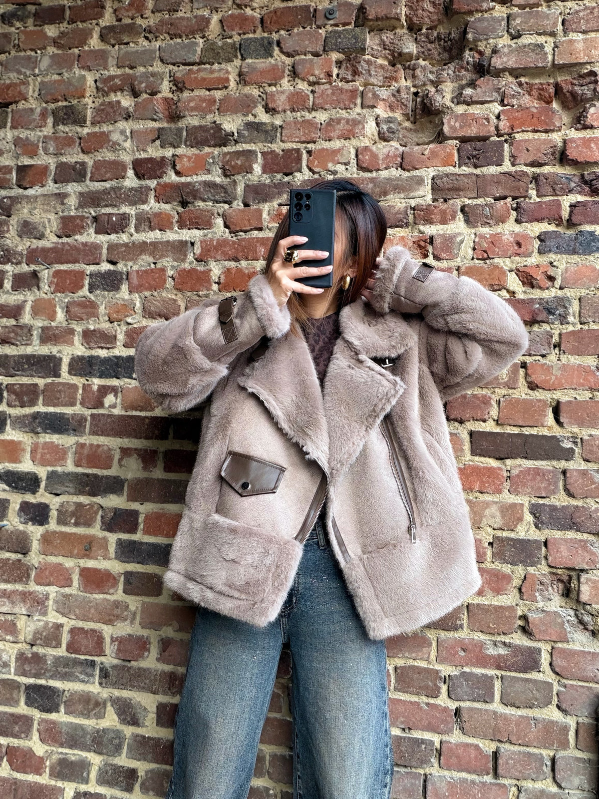 Manteau avec détails en fourrure