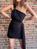 Robe courte noire plage