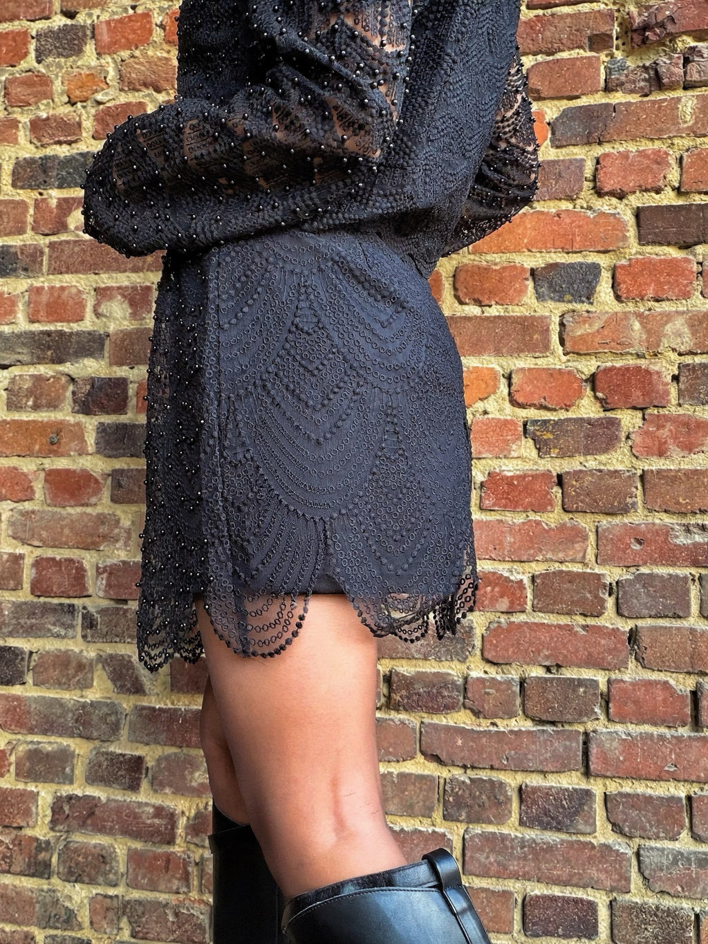 Jupe noire à perles