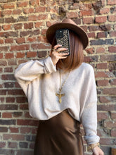 Charger l'image dans la galerie, Pull beige oversize
