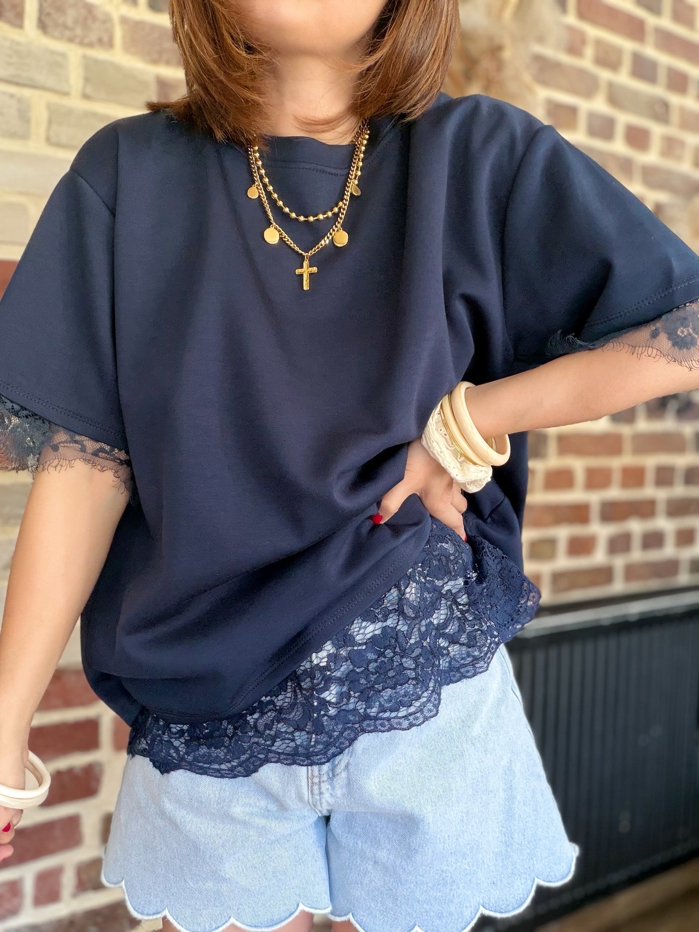 T-shirt bleu dentelle