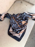 Foulard léopard love noir