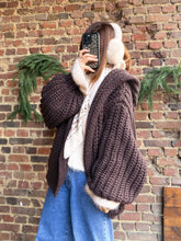 Charger l'image dans la galerie, Gilet oversize choco à grosses mailles
