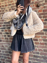 Charger l&#39;image dans la galerie, Manteau moumoute beige
