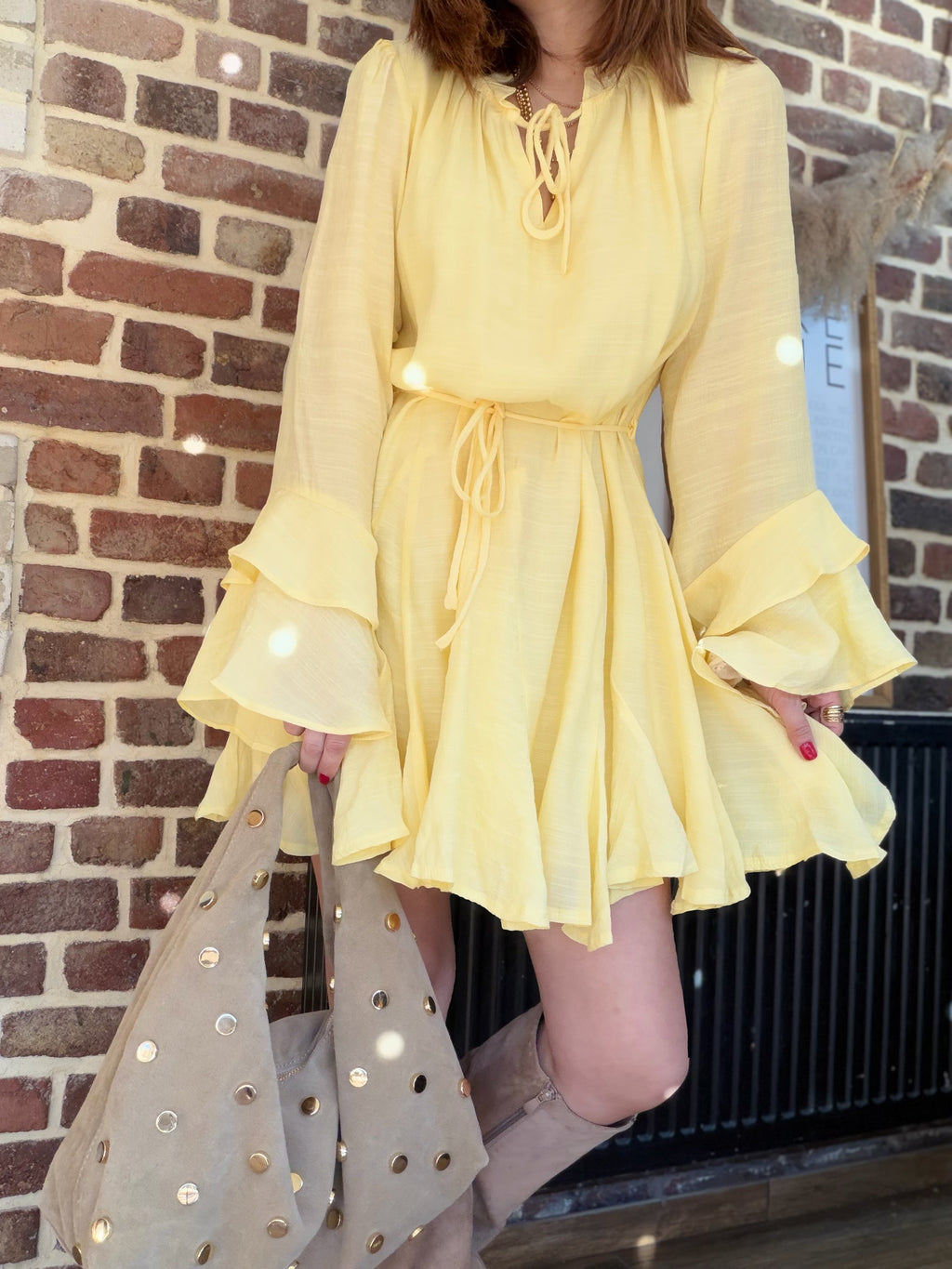 Robe jaune à volants