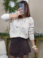 Charger l'image dans la galerie, Gilet beige avec cœur doré
