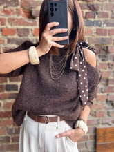 Charger l&#39;image dans la galerie, Pull choco avec noeud à pois
