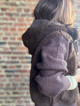 Charger l&#39;image dans la galerie, Gilet Veste moumoute choco
