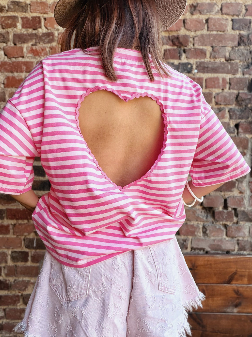 Tshirt rayé rose coeur dans le dos