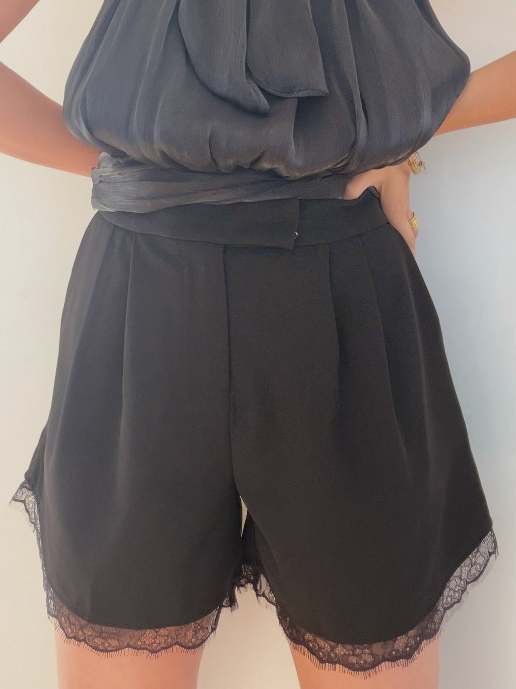 Short  noir dentelle