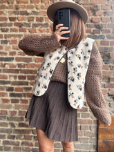 Charger l&#39;image dans la galerie, Veste sans manches fleurie
