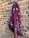 Écharpe épaisse prune  à motifs bandana