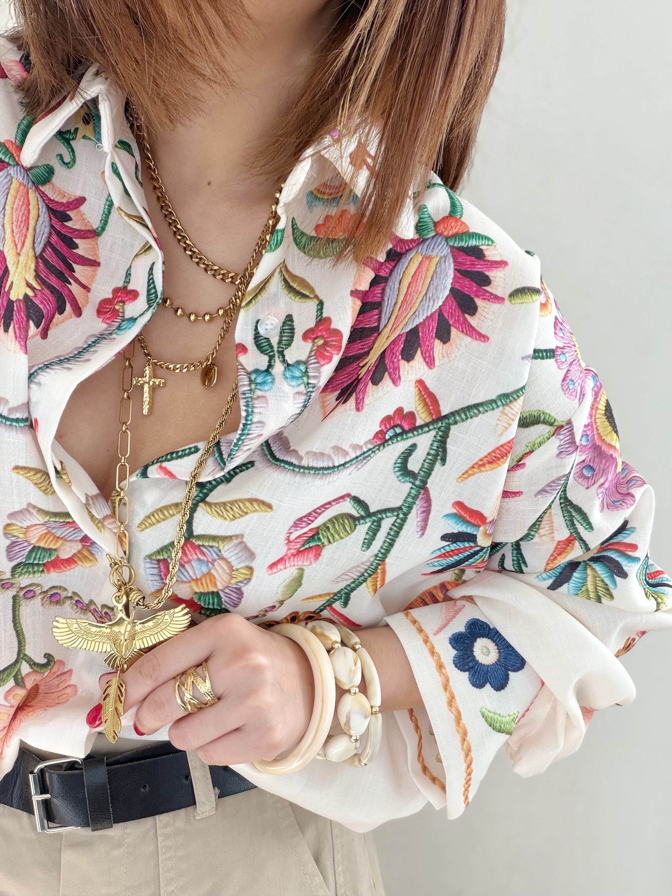 Chemise à fleurs imprimées