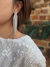 Charger l&#39;image dans la galerie, Boucles d’oreilles à strass argentées
