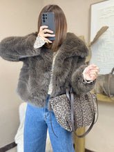 Charger l&#39;image dans la galerie, Manteau  fausse fourrure choco
