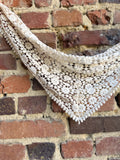 Foulard beige crochet
