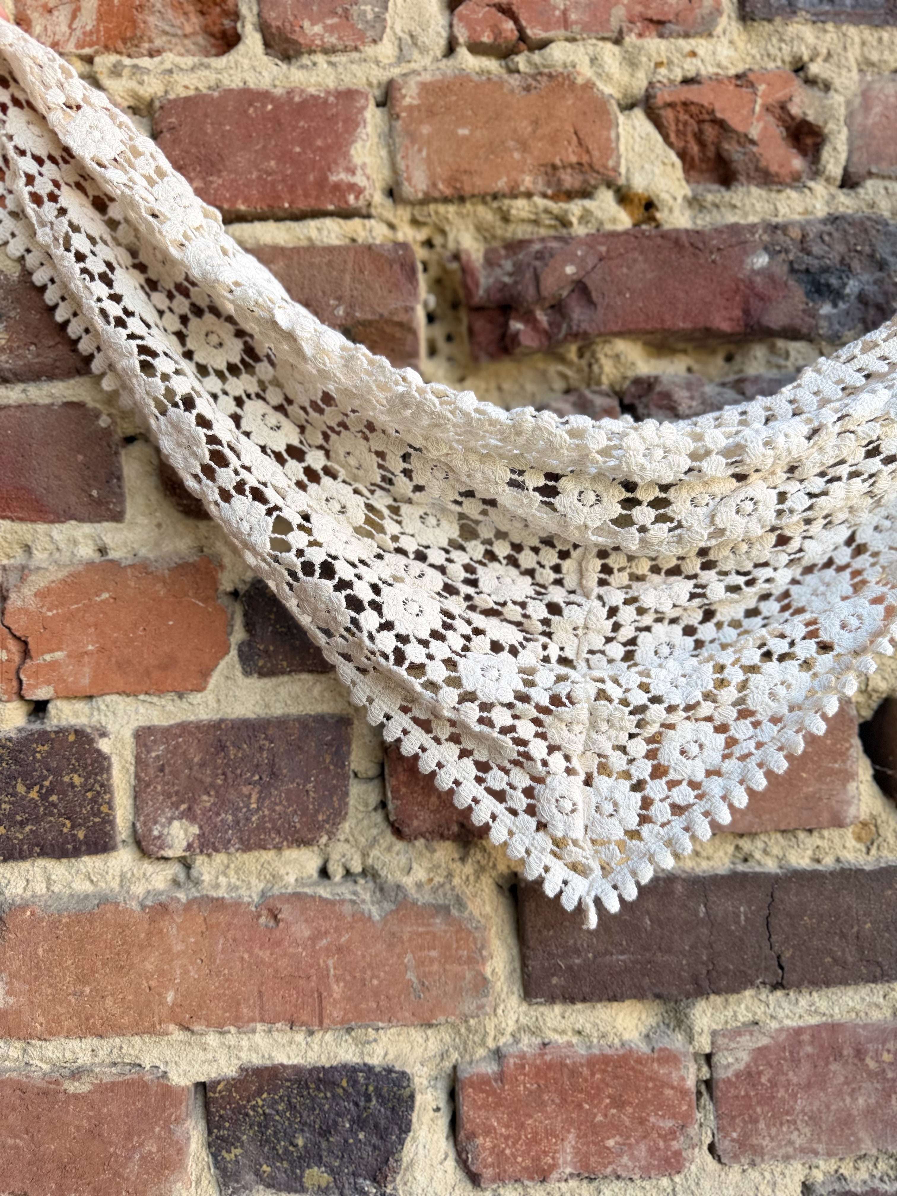 Foulard beige crochet