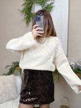 Charger l'image dans la galerie, Pull écru avec noeud au dos
